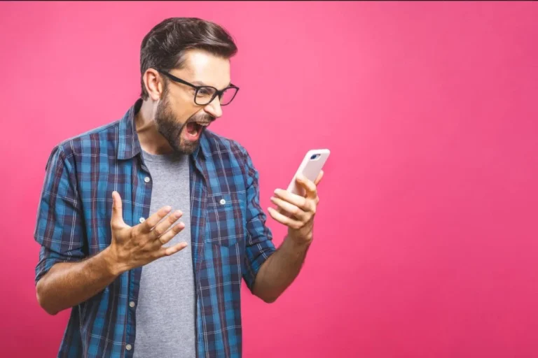 انتخاب و تجهیز مغازه ی تعمیرات موبایل
