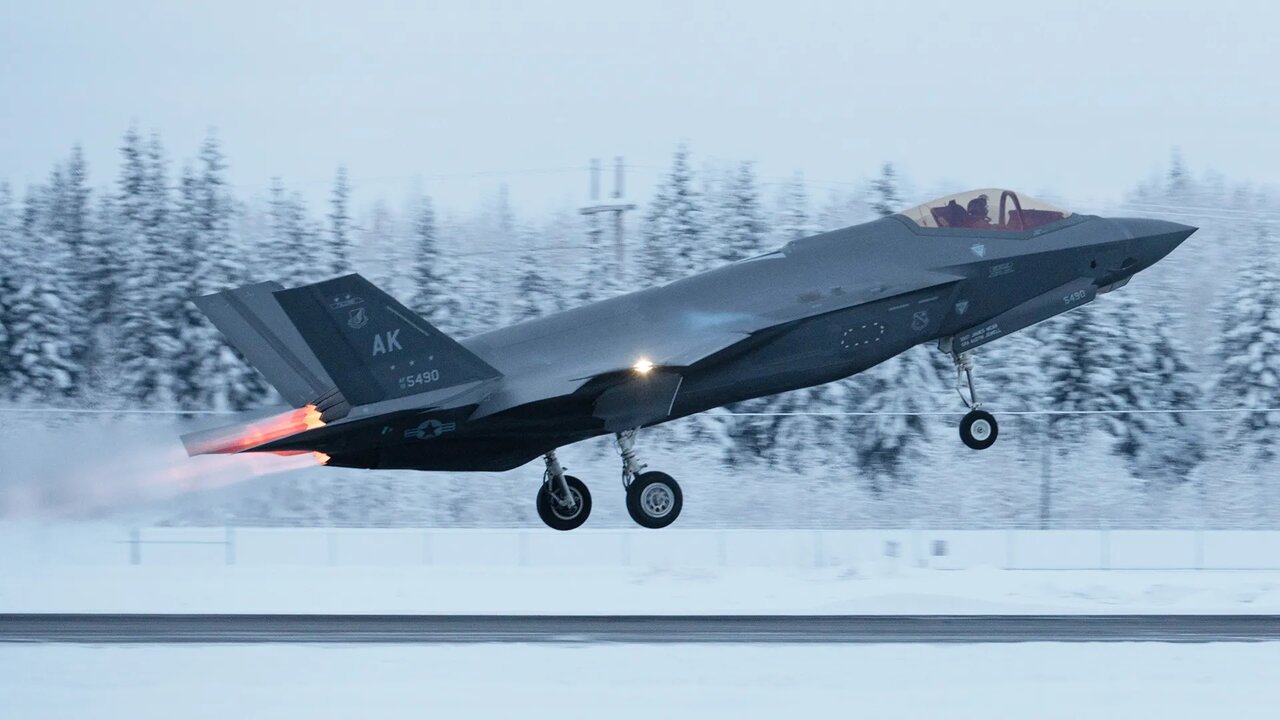 سقوط ترسناک جنگنده F-35 در پایگاه هوایی الیسون